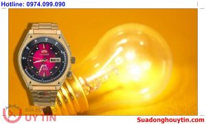 Đặt đồng hồ dưới bóng đèn