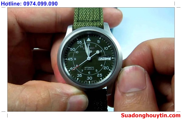 Giá đánh bóng và thay phần mặt kính của đồng hồ Seiko