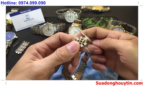 Giá cắt mắt đồng hồ là bao nhiêu?