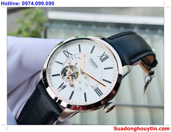 Lỗi đồng hồ Fossil chạy sai giờ